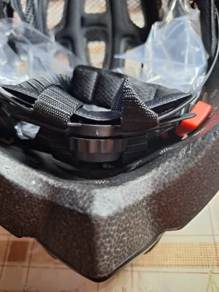 Casco de bicicleta negro