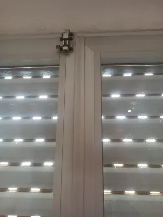 Urge vender. 2 ventanas de aluminio