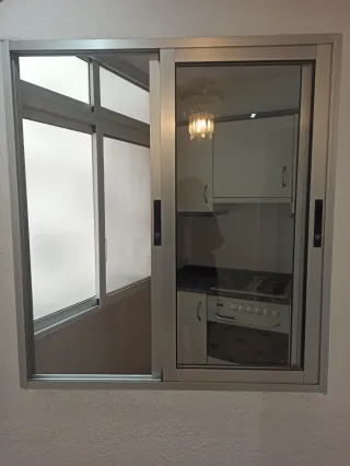 Urge vender. 2 ventanas de aluminio