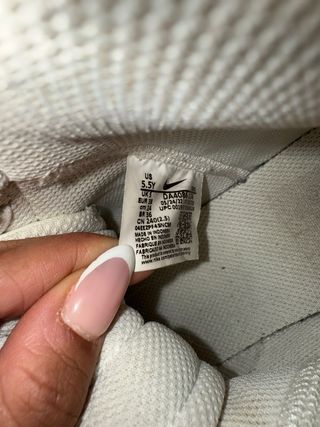 Zapatillas Nike Blazer Blancas y Beige