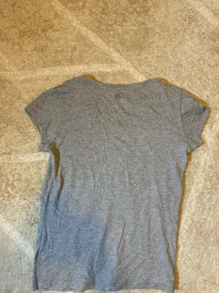 Camiseta Adidas Gris Deportiva Mujer