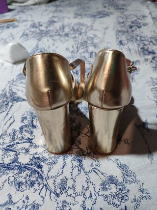 Sandalias tacón fiesta doradas