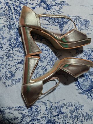 Sandalias tacón fiesta doradas