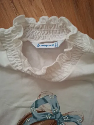 Conjunto falda, camiseta y jersey niña