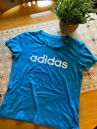 Camiseta Adidas Azul y Blanca Talla S
