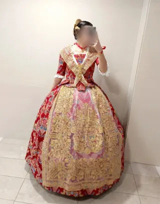Traje de Fallera con Manteletas y Zapatos