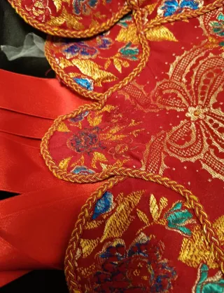 Traje de Fallera con Manteletas y Zapatos