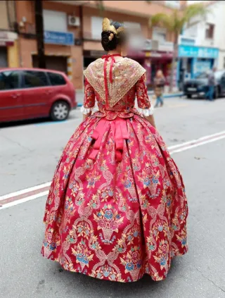 Traje de Fallera con Manteletas y Zapatos