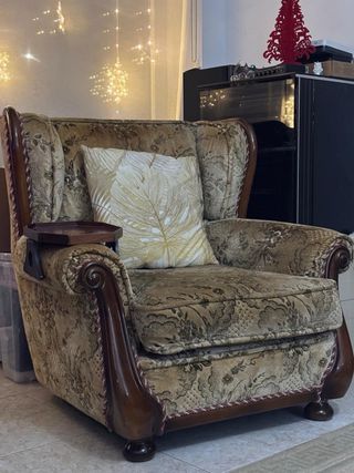 Divano e poltrona classici in tessuto floreale