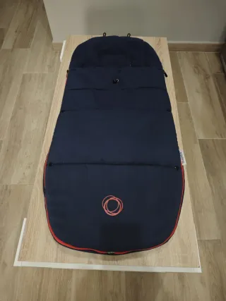 Saco Bugaboo Azul Marino, edición neón.