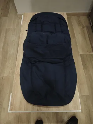 Saco Bugaboo Azul Marino, edición neón.