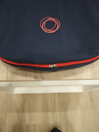 Saco Bugaboo Azul Marino, edición neón.