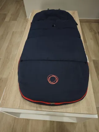 Saco Bugaboo Azul Marino, edición neón.