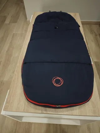 Saco Bugaboo Azul Marino, edición neón.