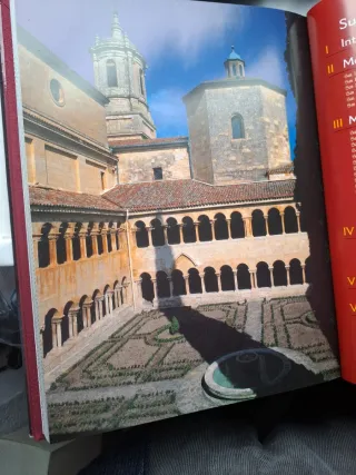 Monasterios de Castilla y Leon . Varios autores.