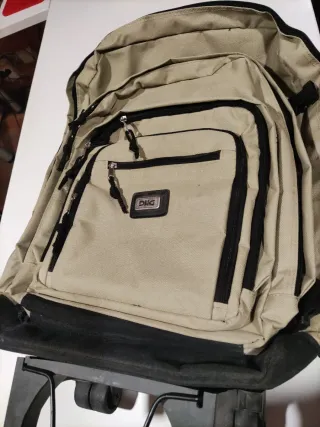 Maleta de viaje con ruedas y mochila