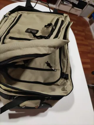 Maleta de viaje con ruedas y mochila