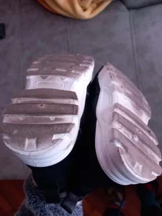 Botines negros forrados.