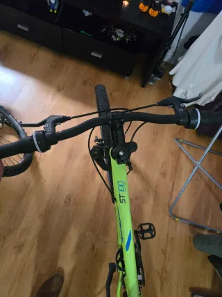 Bicicleta Rockrider MT 100