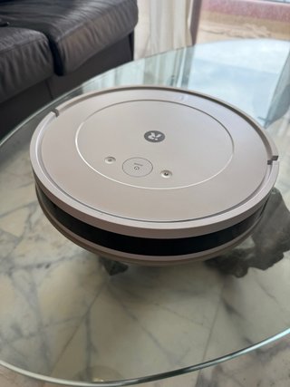 Roomba con base de carga. Como nuevo.