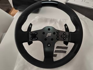 Kit Volante y Pedales Fanatec CSL Elite PS4/5