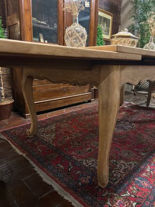 Mesa de comedor antigua