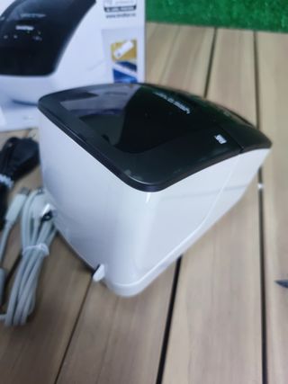 QL-700 Impresora de etiquetas profesional