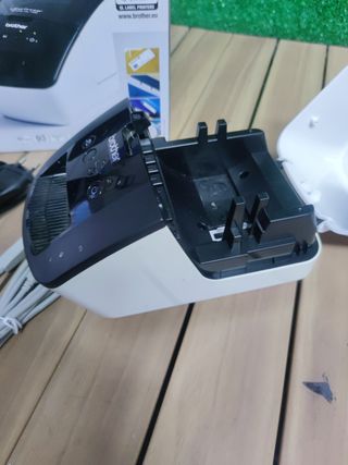 QL-700 Impresora de etiquetas profesional