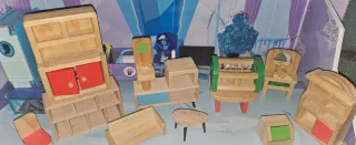 Conjunto de muebles de madera para casita