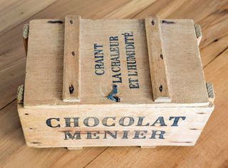 Antigua caja Chocolat Menier