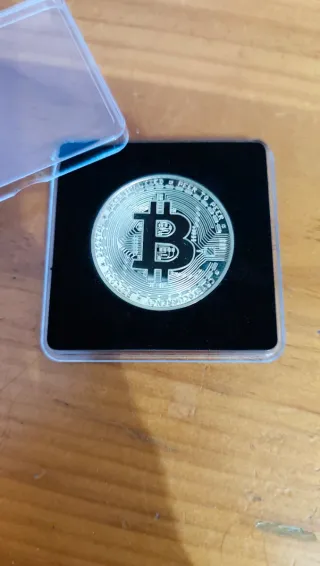 Moneda Bitcoin Dorada