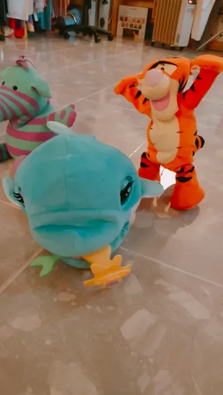 Muñecos interactivos de peluche