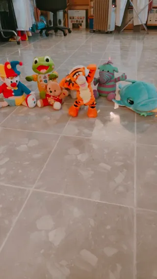 Muñecos interactivos de peluche