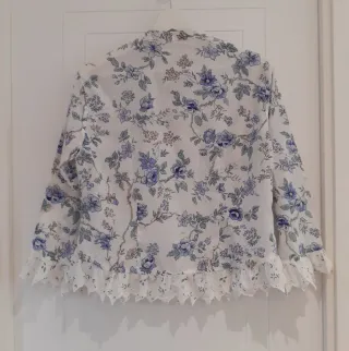 Blusa Cortefiel Estampado floral. Talla 40.