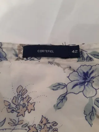Blusa Cortefiel Estampado floral. Talla 40.