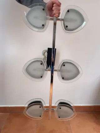 Juego de 2 lámparas una de pie y la otra de techo.