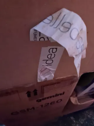 Tanti accessori come elettronica e elettrodomesti