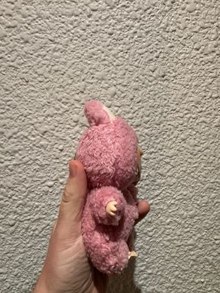 Labubu exciting macaron lychee berry (rosa).