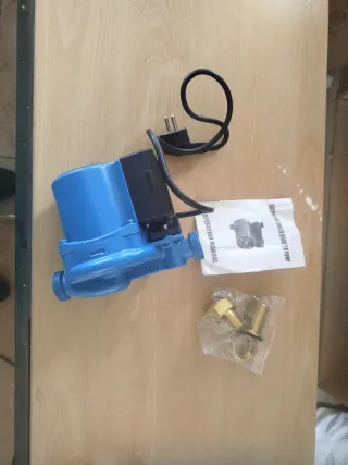 Bomba de recirculación azul