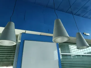 Lámparas colgantes grises para tienda