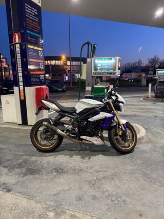 Triumph Street Triple 675