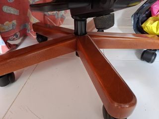 Sillón de piel marrón