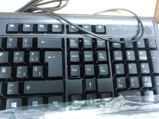 HP 100 Teclado USB Negro