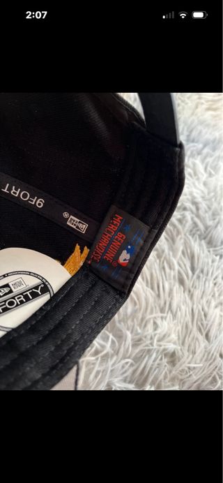 Gorra New Era 9Forty Angels Negra y Dorada