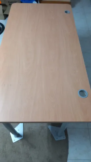 Mesa de oficina madera y metal