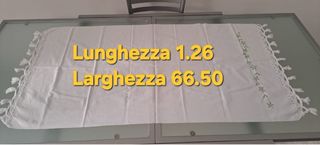 Asciugamano con ricamo floreale