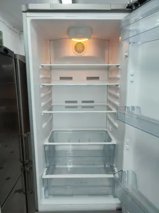 Nevera combi Beko inox clase A+ 200x60cm garantía