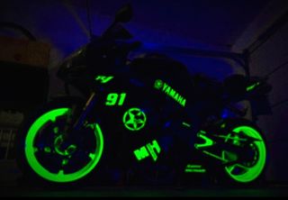 Yamaha R1 Sport Negra y Amarilla