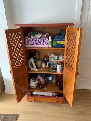 Alacena artesanal de madera