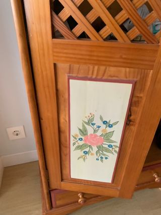 Alacena artesanal de madera